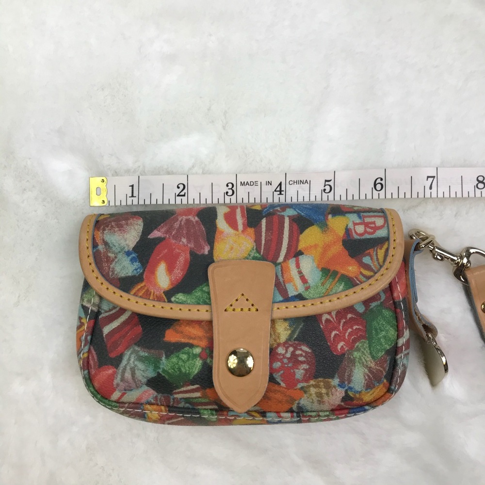 🚫SOLD Dooney & Burke Candy Print Wristlet - Picture 6 of 6